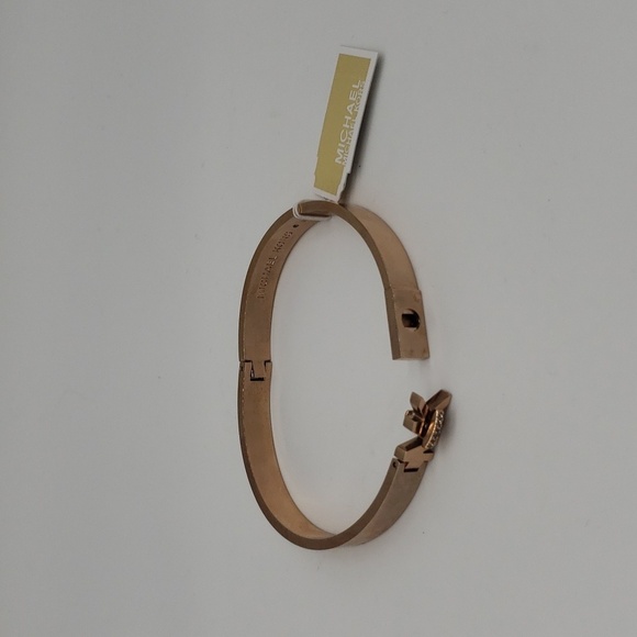 942- MICHAEL Michael Kors Haute Rose Gold Tone Enamel Bangle Bracelet NWT - Picture 5 of 10